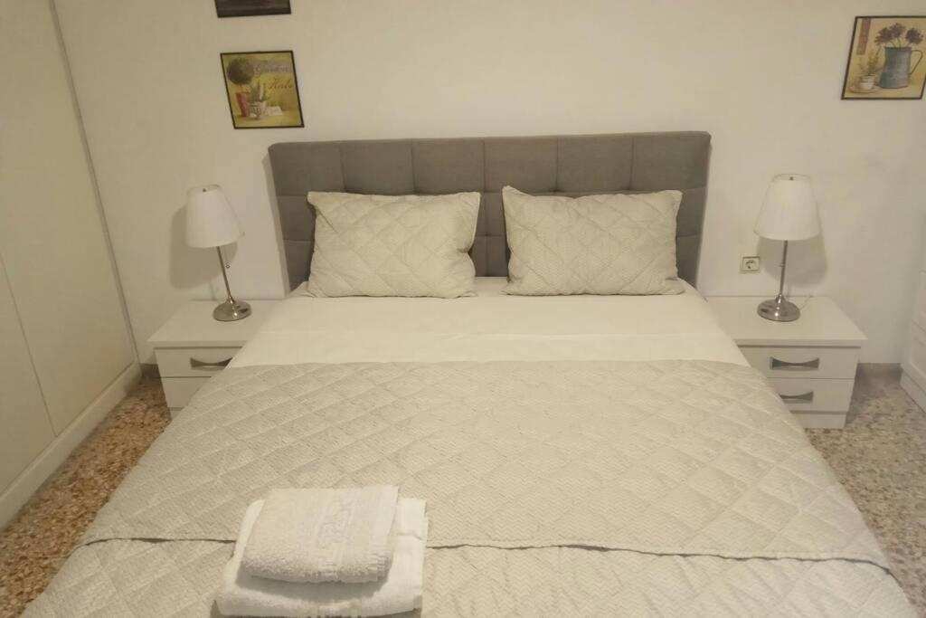 Central Town House 60M2**** Pireus Exteriör bild