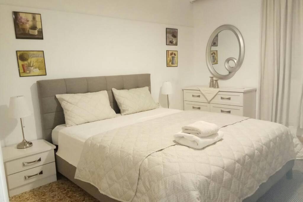 Central Town House 60M2**** Pireus Exteriör bild