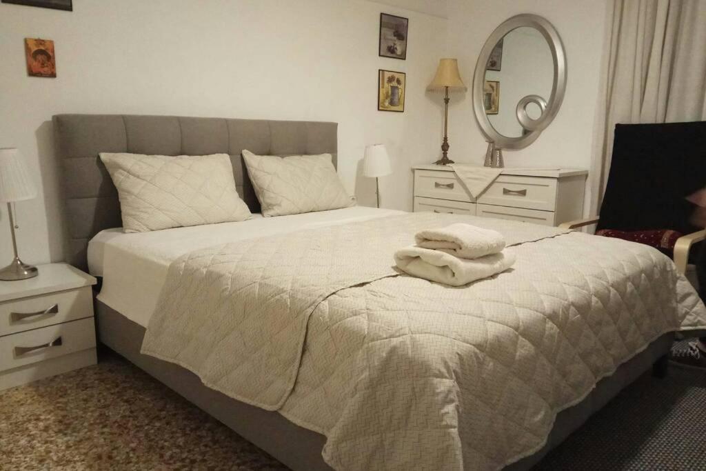 Central Town House 60M2**** Pireus Exteriör bild