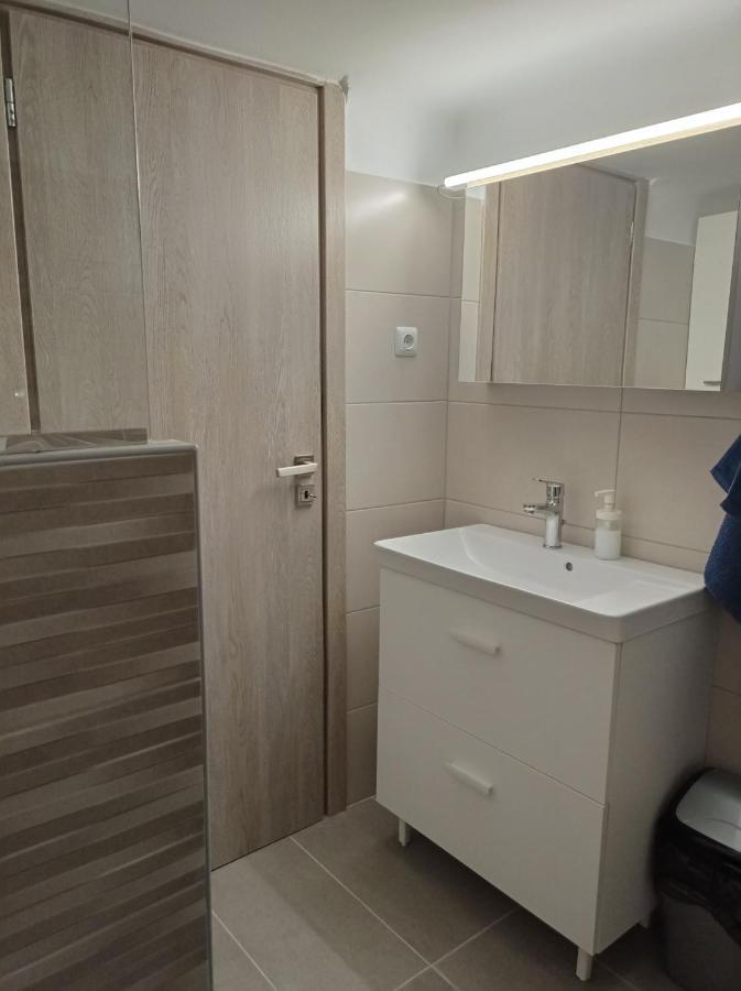Central Town House 60M2**** Pireus Exteriör bild