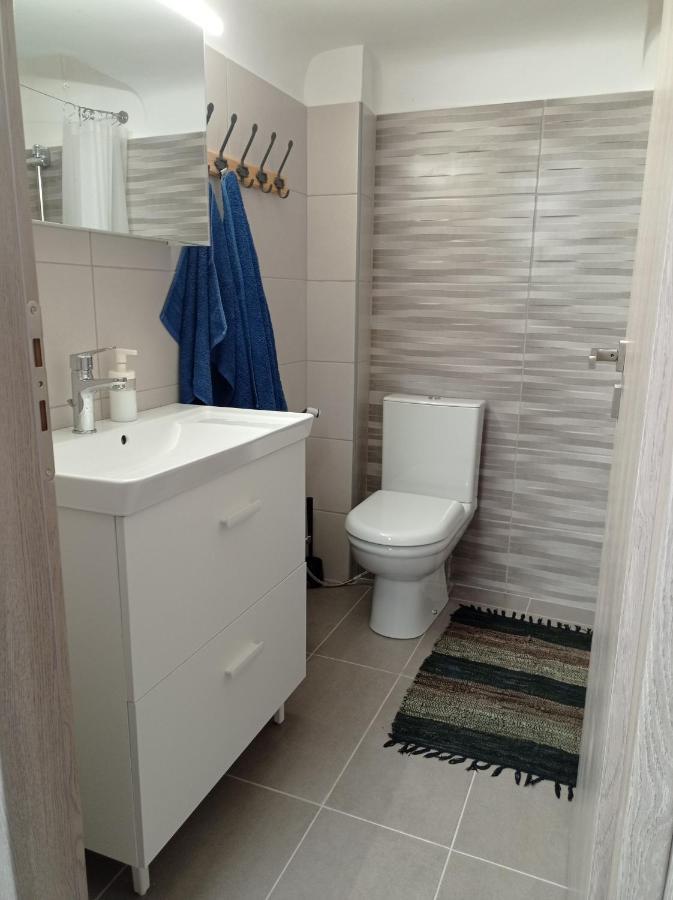 Central Town House 60M2**** Pireus Exteriör bild